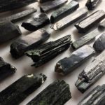 aegirine blade specimen from malawi - spécimen lame d'aegirine du malawi