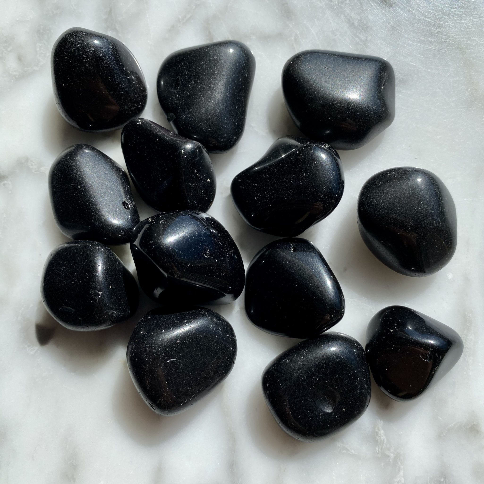 Obsidienne Noire Roulée Pierre de Poche - Minera Emporium Crystal & Mineral  Shop