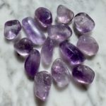 amethyst tumbled pocket stone - améthyste roulée pierre de poche