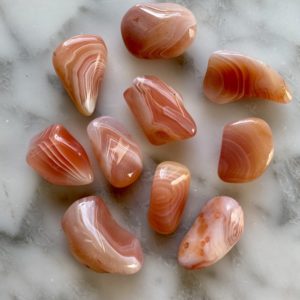 Apricot Agate Tumbled Pocket Stone - agate abricot roulée pierre de poche