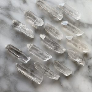 Clear Quartz Point Crystal from Brazil - Pointe de quartz clair du Brésil
