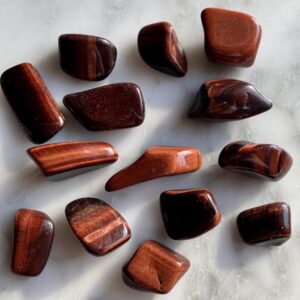 red tiger eye tumbled pocket stone - Oeil de tigre rouge roulé pierre de poche