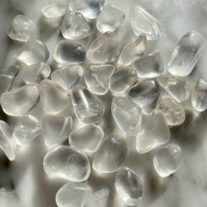 white girasol tumbled pocket stone - Quartz Girasol Blanc roulé pierre de poche
