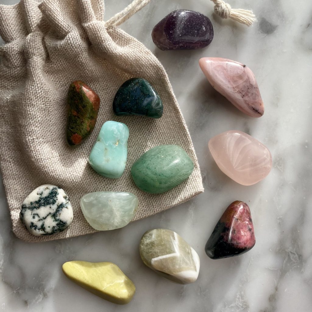Heart Chakra Healing Crystals Gift Set - Self Love Crystals Kit