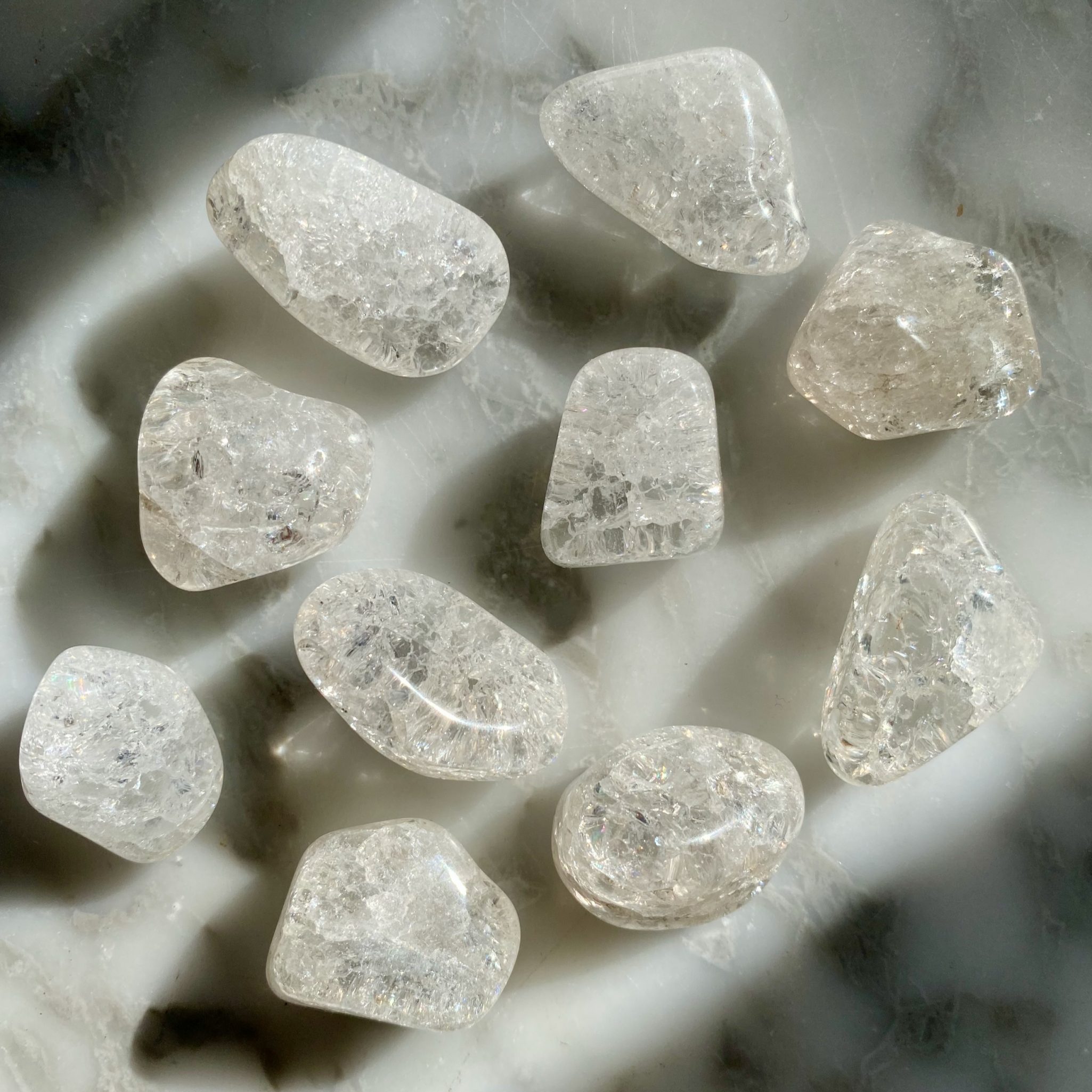 clear crackled quartz tumbled pocket stone - quartz clair craquelée roulée pierre de poche