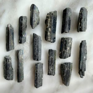 Aegirine Blade Specimen from Mont St Hilaire - Lame d'aegirine du mont st hilaire québec