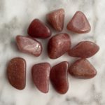 red aventurine tumbled pocket stone - aventurine rouge roulée pierre de poche