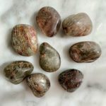 shaman quartz tumbled pocket stone - quartz shaman roulé pierre de poche