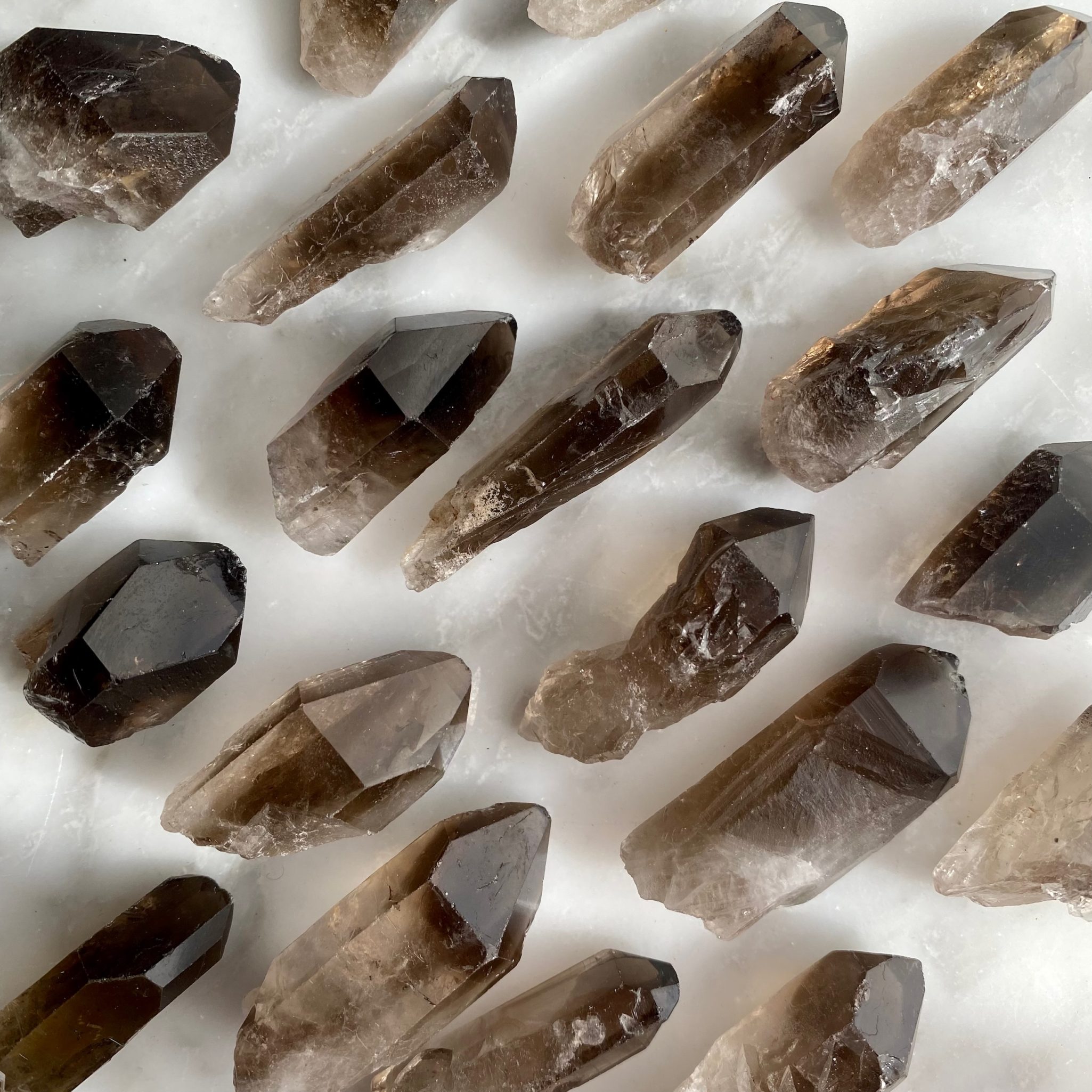 smoky quartz point crystal from Brazil - pointe de quartz fumé du brésil