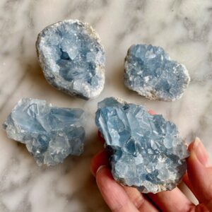 celestite crystal cluster specimens - specimen de macle de cristaux de célestite