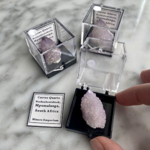 miniature minerals cactus quartz specimen - spécimen de quartz cactus miniature