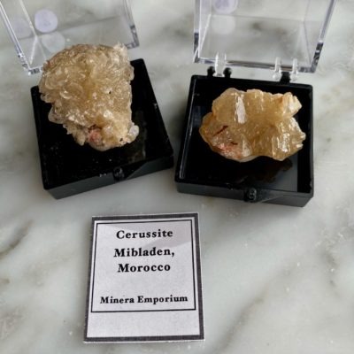 miniature minerals moroccan cerussite specimen - minéraux miniatures spécimen de cerussite du maroc