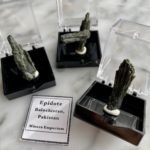 Miniature Minerals Pakistan Epidote Specimen - minéraux miniatures spécimen d'épidote du pakistan