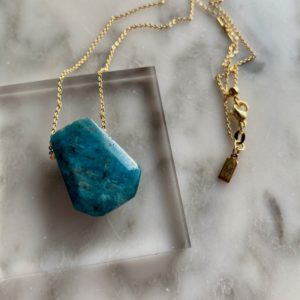 Blue Apatite Geometric Pendant - pendentif géométrique apatite bleue