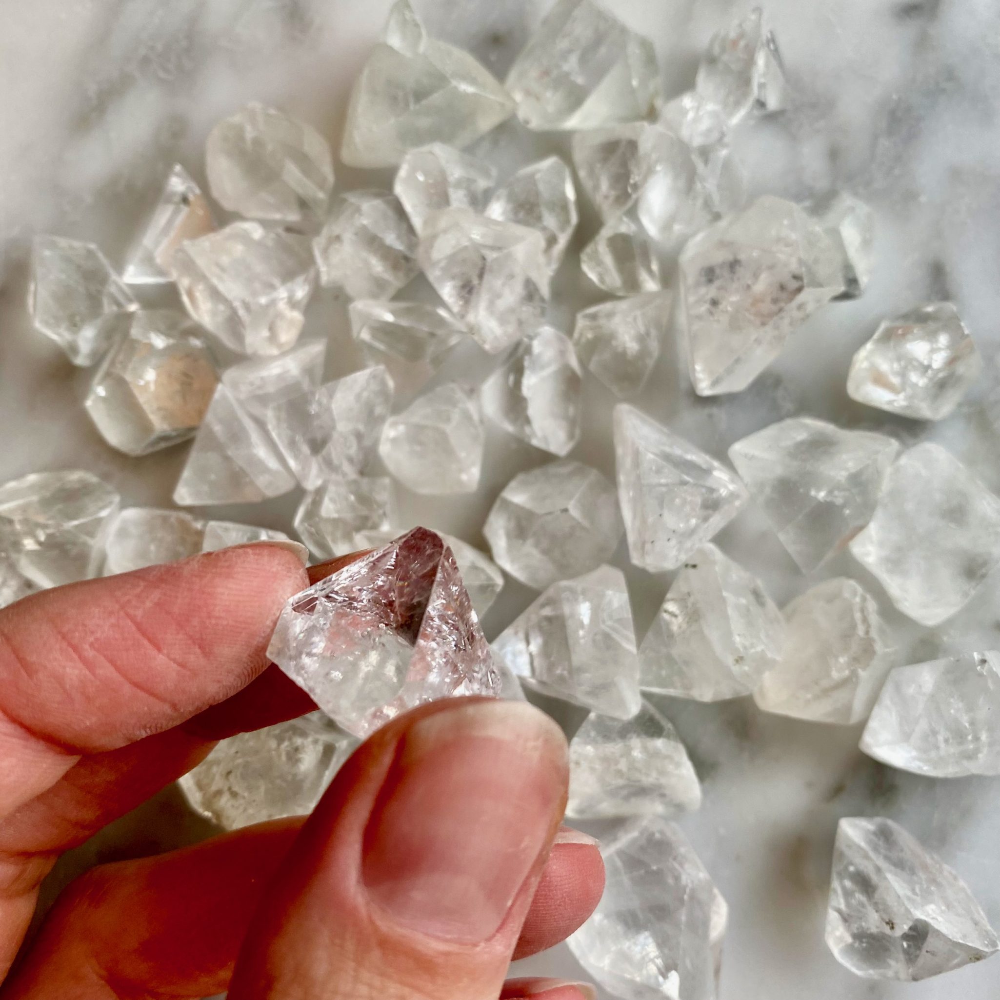 Améthyste - Spécimen Pointe d'Améthyste - Minera Emporium Crystal & Mineral  Shop