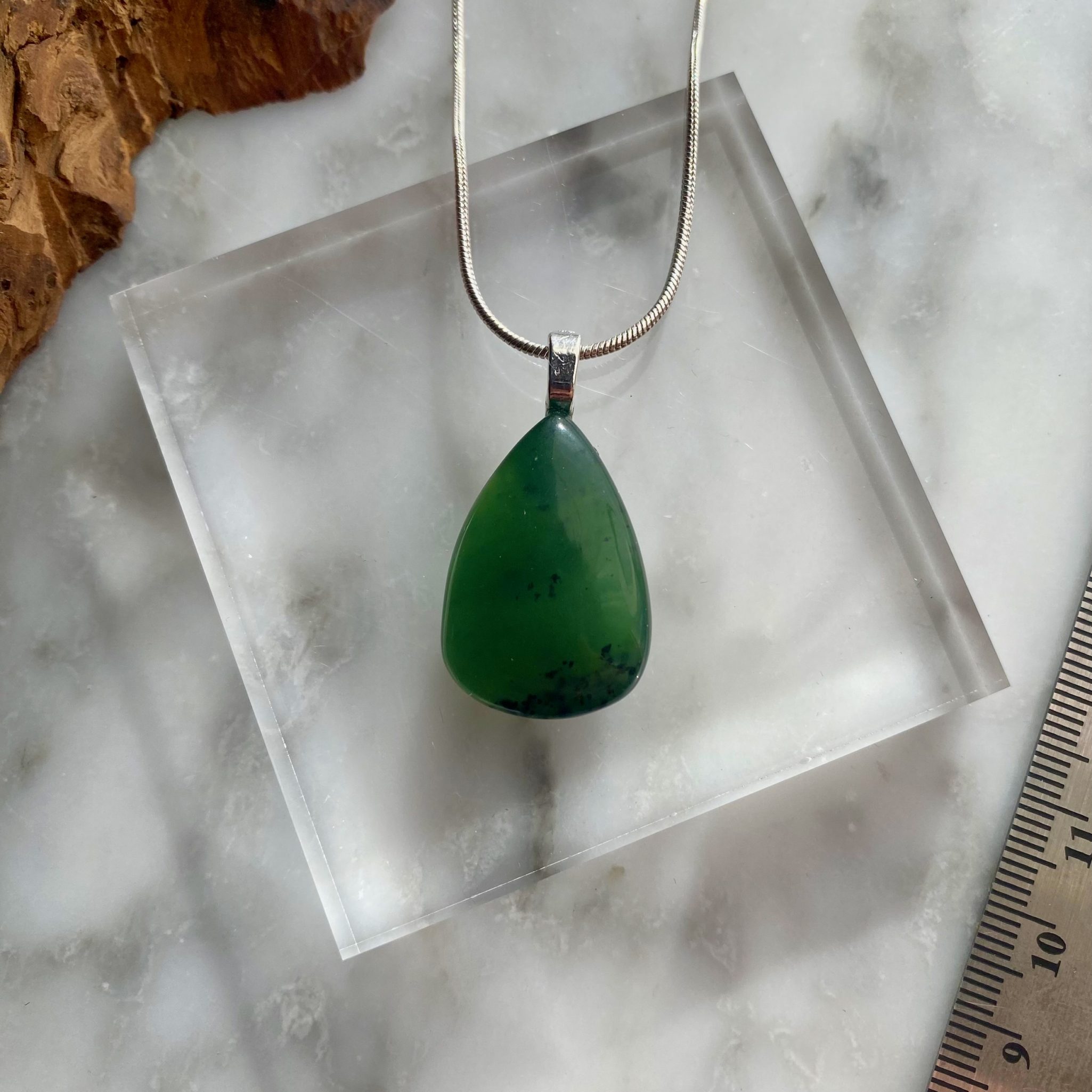 GREEN JADE AMULET II necklace – Mazza Boutique