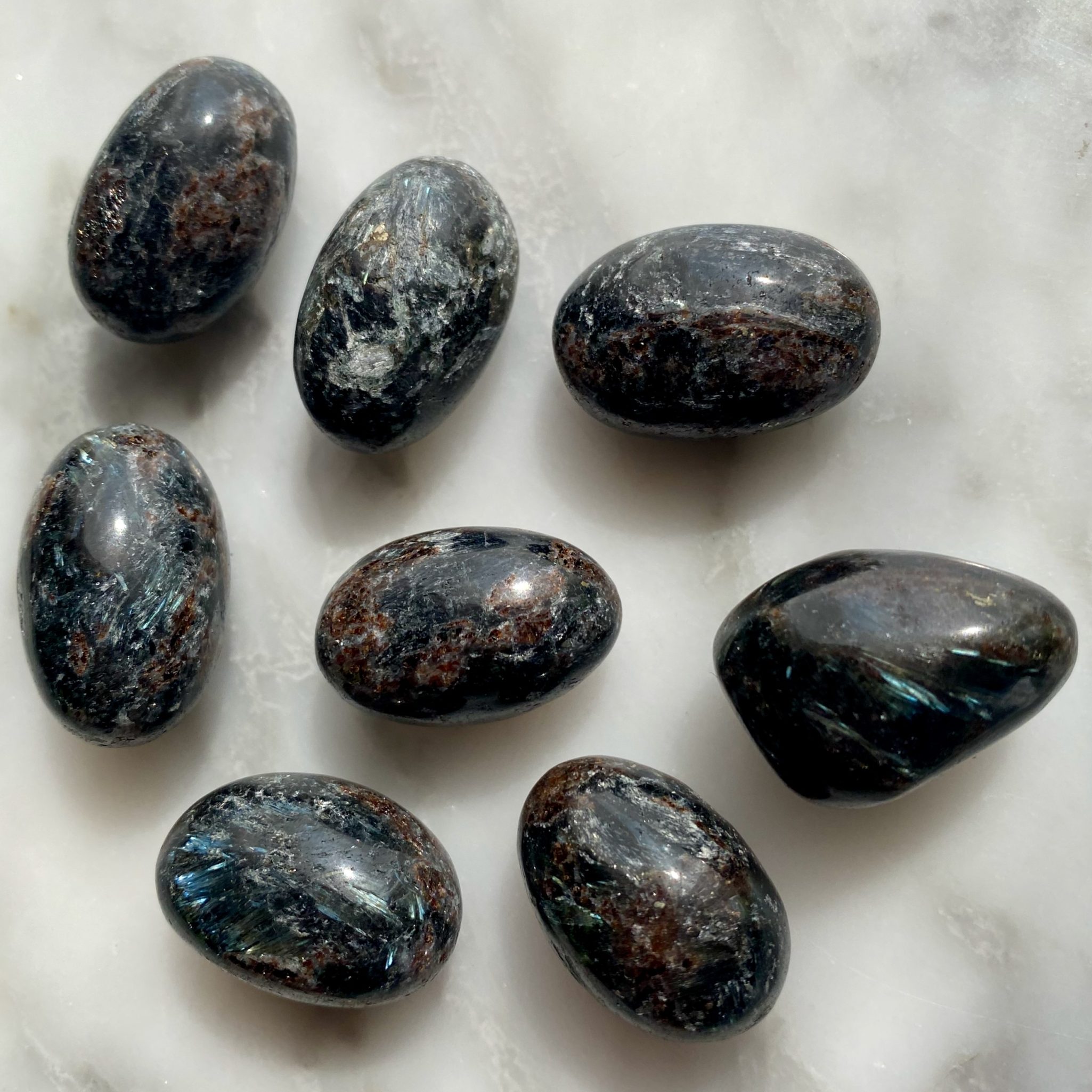 Obsidienne Noire Roulée Pierre de Poche - Minera Emporium Crystal & Mineral  Shop