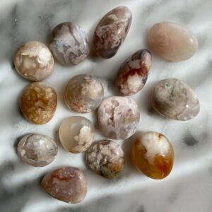 flower agate tumbled pocket stone - agate fleur roulée pierre de poche