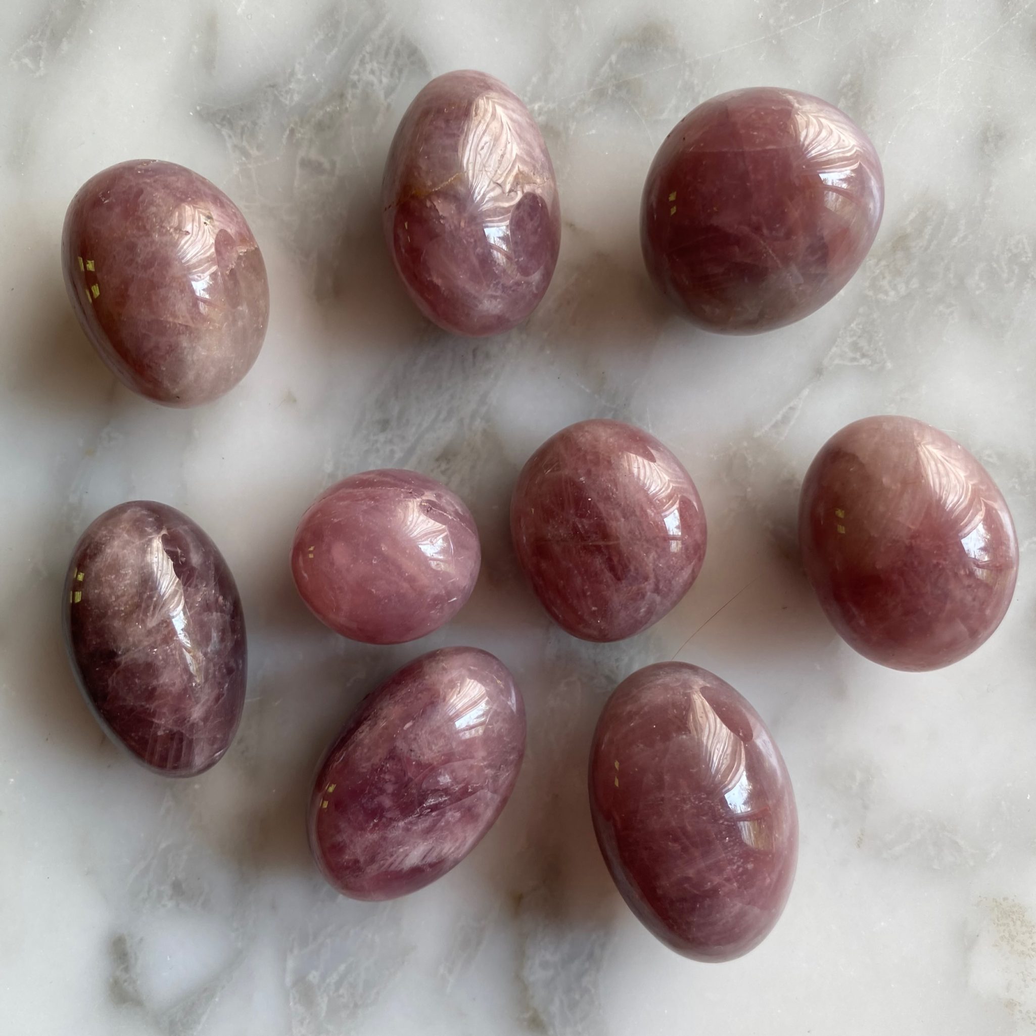 lavender rose quartz tumbled pocket stone - quartz rose lavande roulé pierre de poche