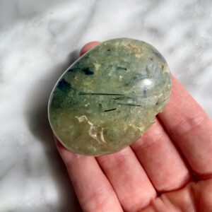 prehnite palmstone - pierre de paume de préhnite