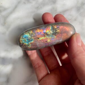 spectrolite palmstone - pierre de paume de spectrolite