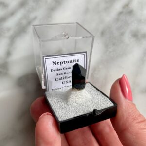 neptunite crystal from san benito - cristal de neptunite de san benito