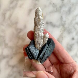 Ilvaite and Quartz from Huanggang Mine, Inner Mongolia