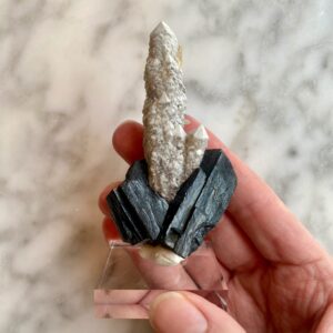 Ilvaite and Quartz from Huanggang Mine, Inner Mongolia