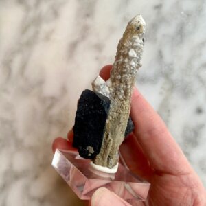 Ilvaite and Quartz from Huanggang Mine, Inner Mongolia