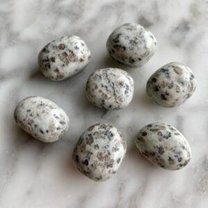 kiwi jasper tumbled pocket stone - jaspe kiwi roulé pierre de poche