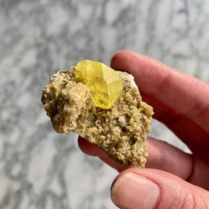 Stunning Sulfur Crystal on Matrix from Agrigento, Sicily, Italy. - Cristal de soufre sur matrice d'Agrigente, Sicile, Italie