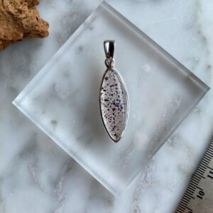 Lepidocrocite Quartz Sterling Silver Pendant - Pendentif de Quartz Lepidocrocite en Argent Sterling