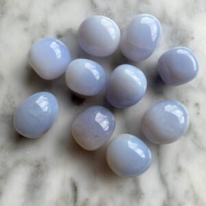 Blue Chalcedony Tumbled Pocket Stone - calcédoine bleue roulée pierre de poche