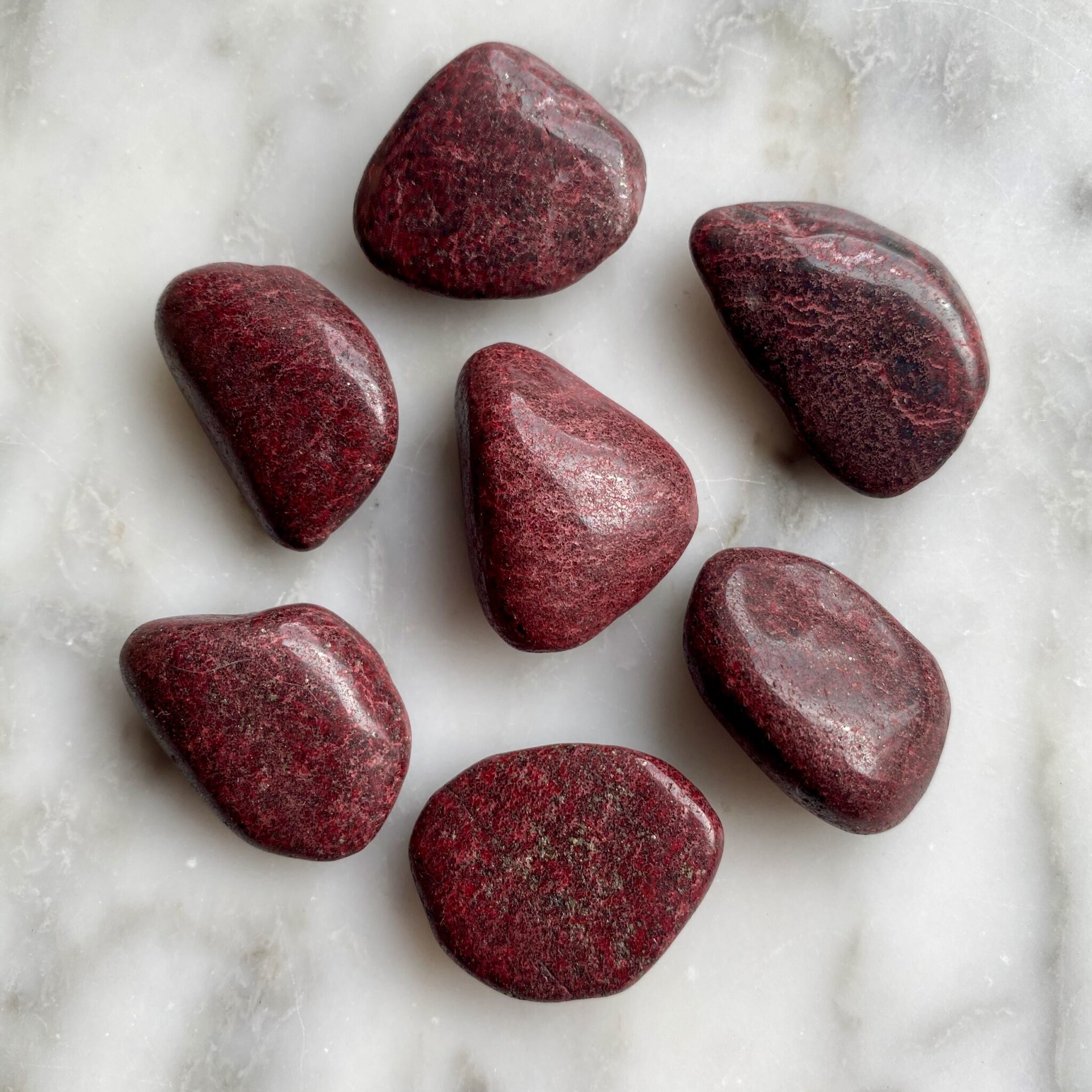 Cinnabar Tumbled Pocket Stone - cinabre roulé pierre de poche