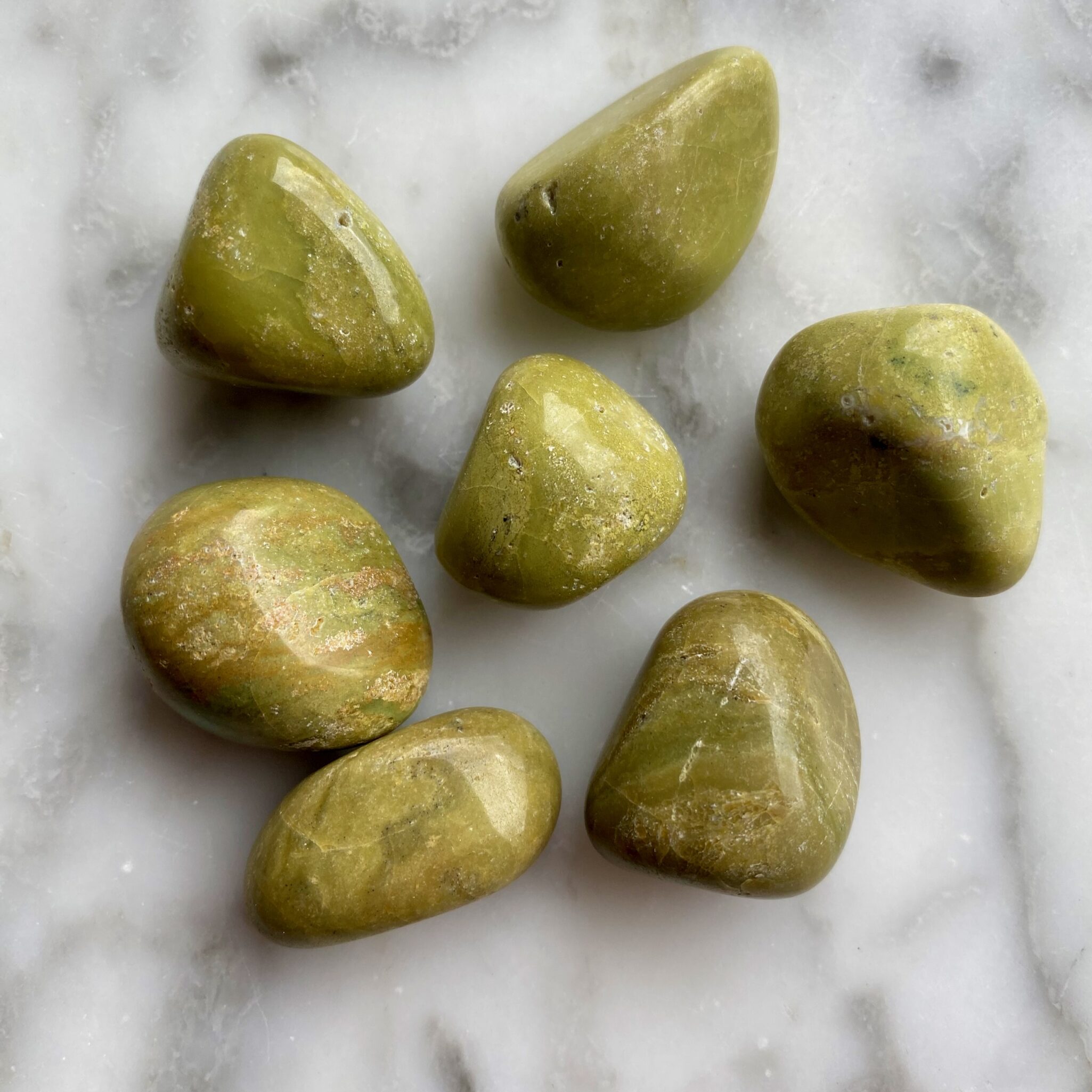 Green Opal Tumbled Pocket Stone - opale verte roulée pierre de poche