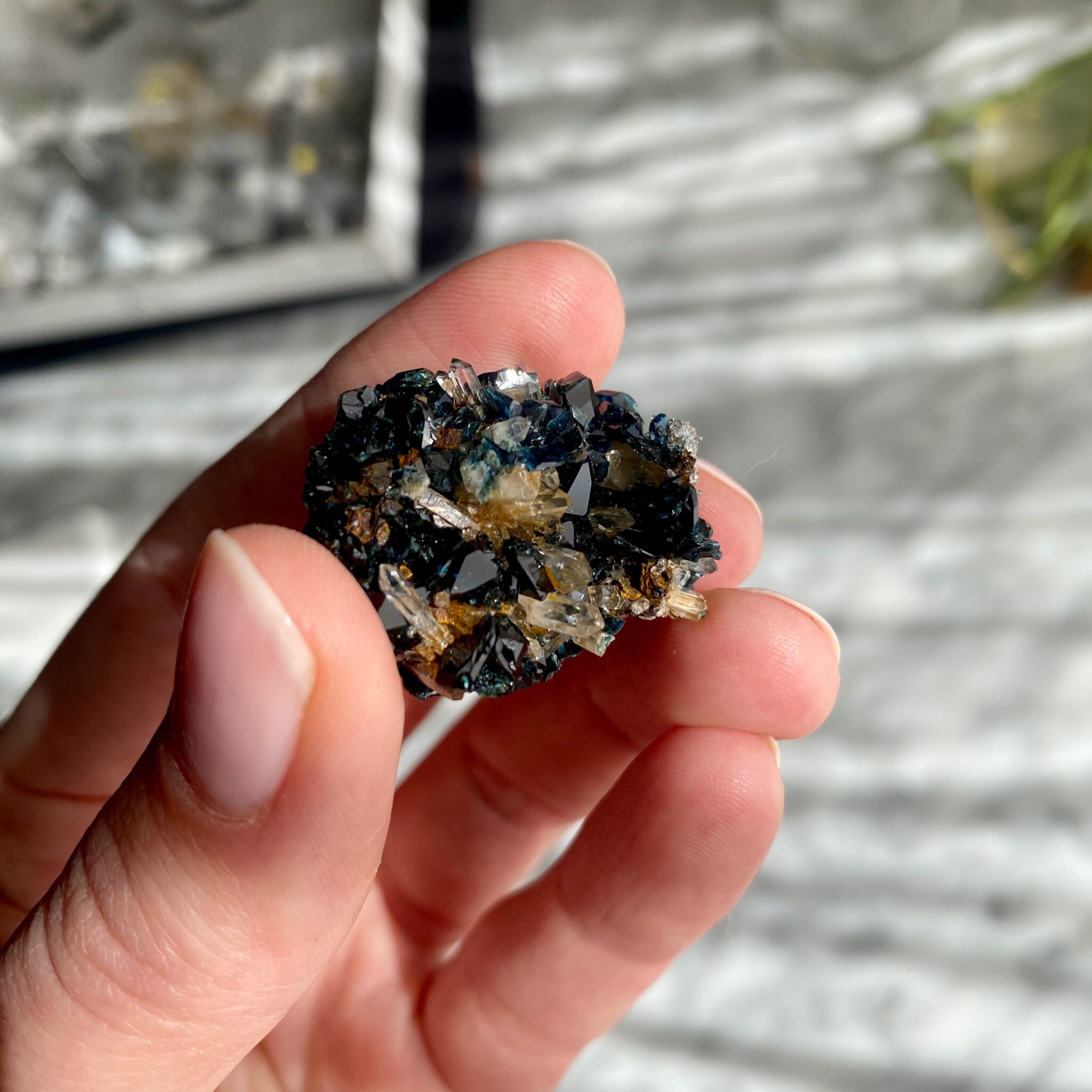 lazulite and quartz cluster from rapid creek yukon - lazulite et quartz de rapid creek yukon
