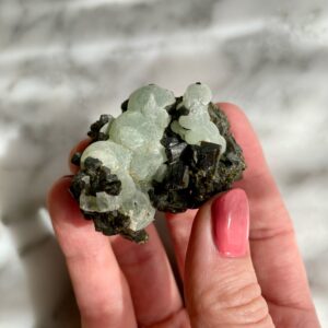 prehnite epidote cluster from mali - macle de préhnite et épidote du mali