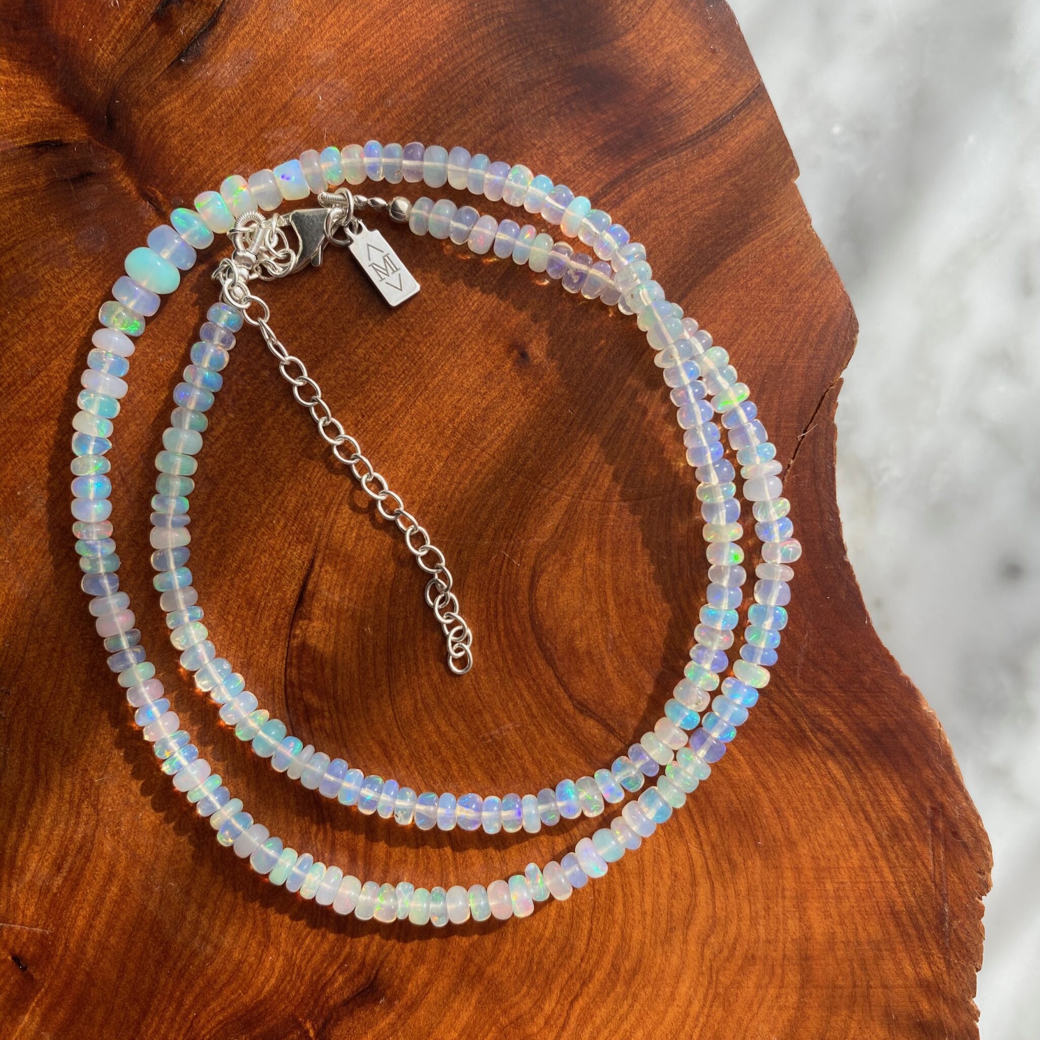 precious opal necklace - Collier d'opale précieuse