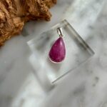 ruby sterling silver pendant drop shape - pendentif de rubis en argent sterling