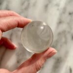 clear quartz sphere - sphère de quartz clair