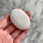 scolecite palmstone - pierre de paume de scolécite