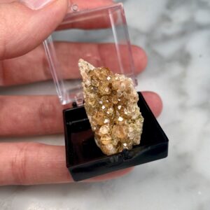 hessonite garnet cluster from jeffrey mine - grenat hessonite de la mine jeffrey