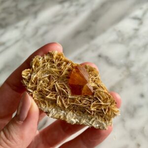 scheelite and muscovite from china