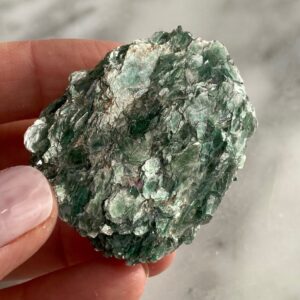 Fuschite (chromian muscovite) from Anagé