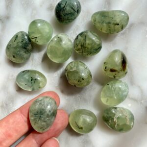 pierre de poche tumble prehnite-epidote