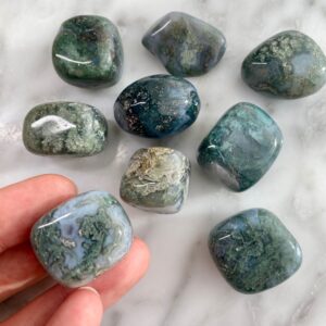 moss agate tumbled pocket stone - agate mousse roulée pierre de poche