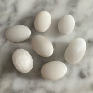 jade blanc roulé pierre de poche - white jade tumbled pocket stone