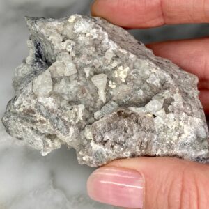 weloganite and calcite from francon quarry 3a