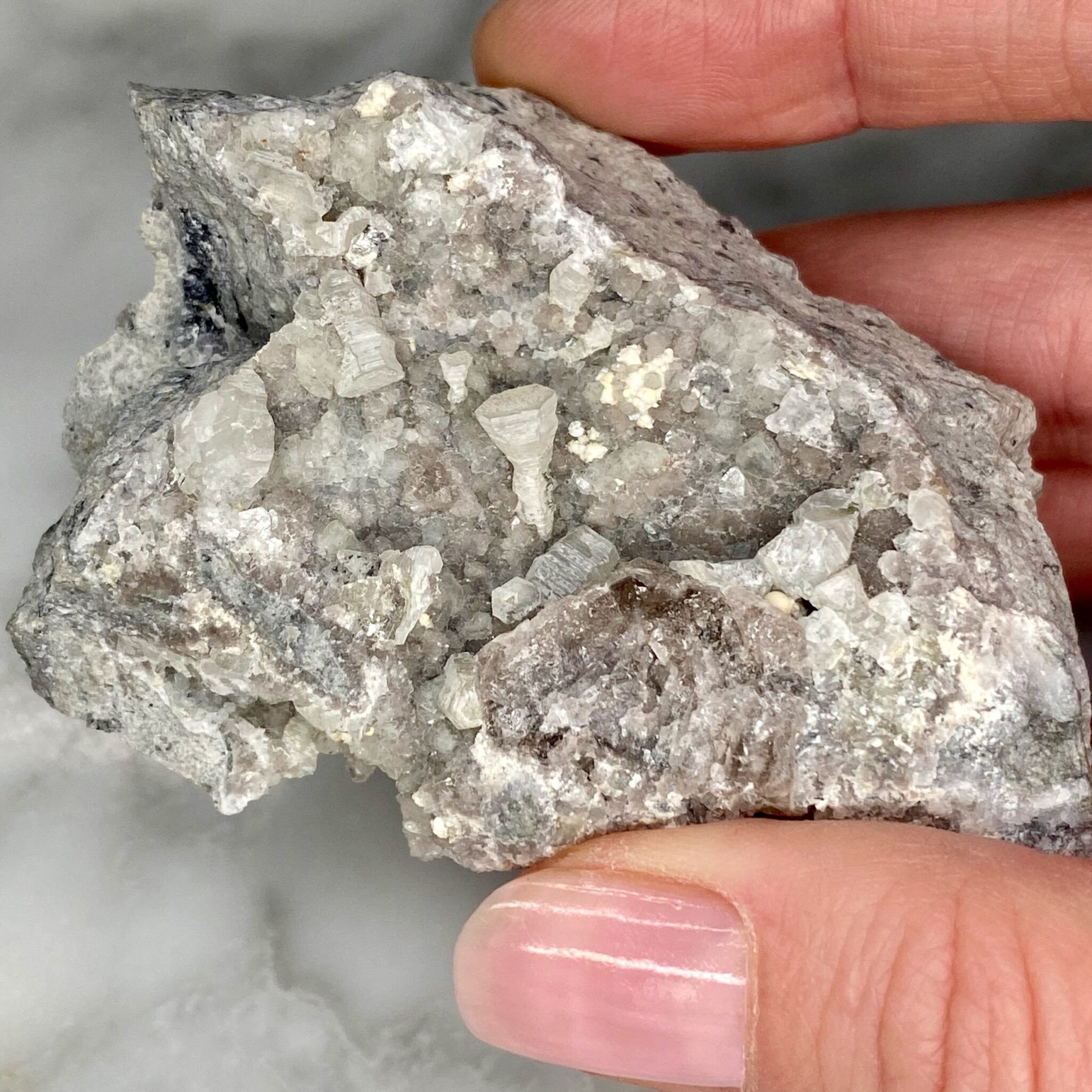 weloganite and calcite from francon quarry 3a